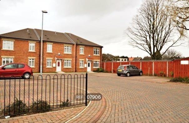 2-bed flat on Penshurst Mews, Hessle, £650/mo