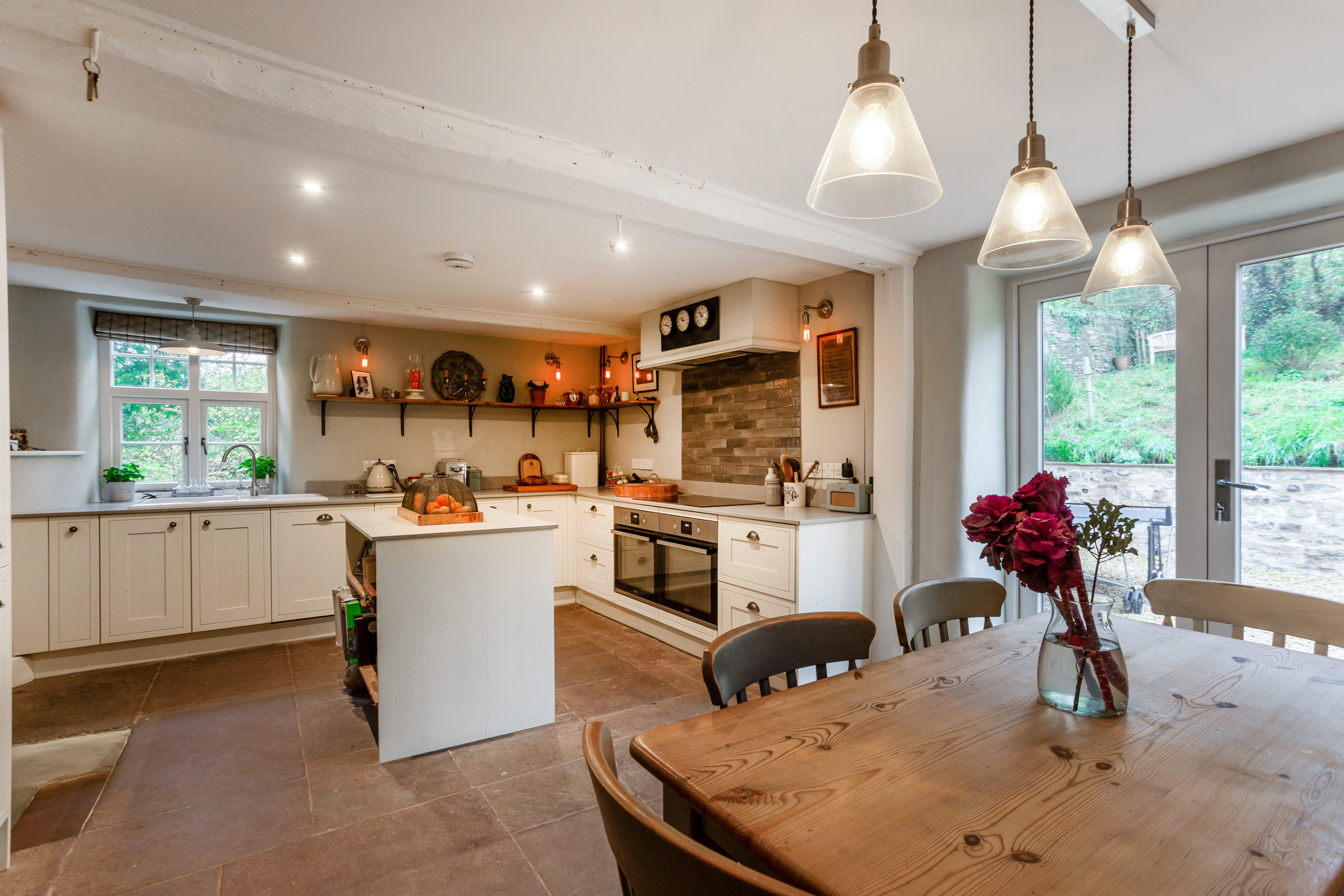 5 bedroom detached house for sale 0