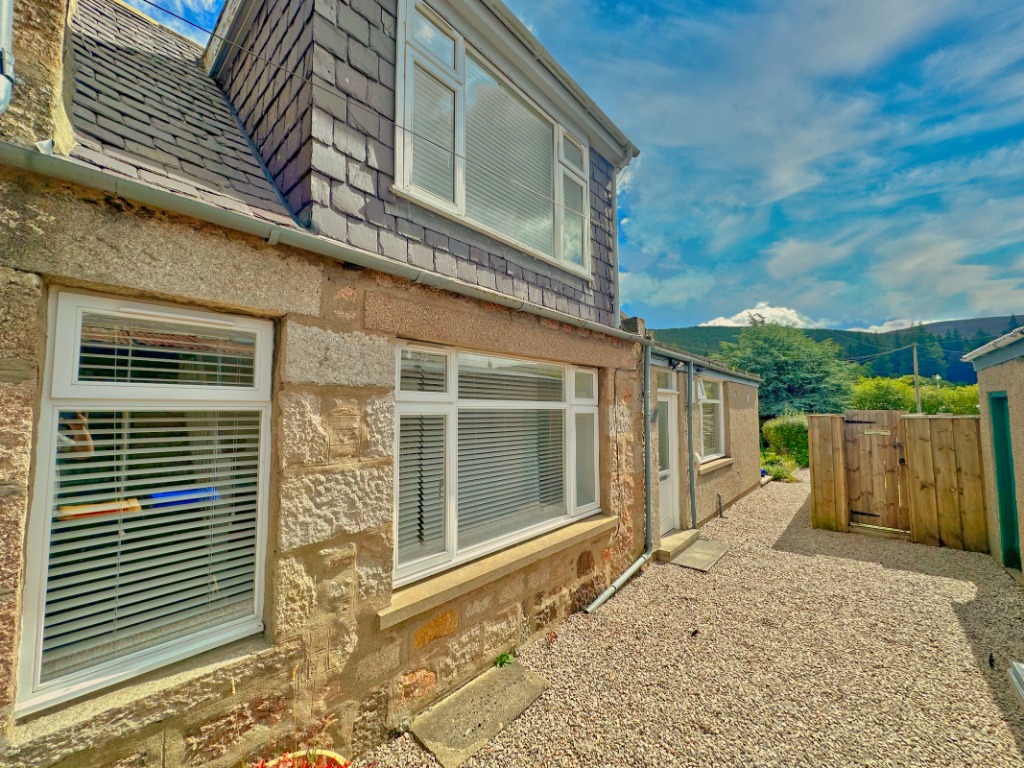 Deebank Road, Ballater, Aberdeenshire, AB35 5QT, Aberdeenshire photo 2