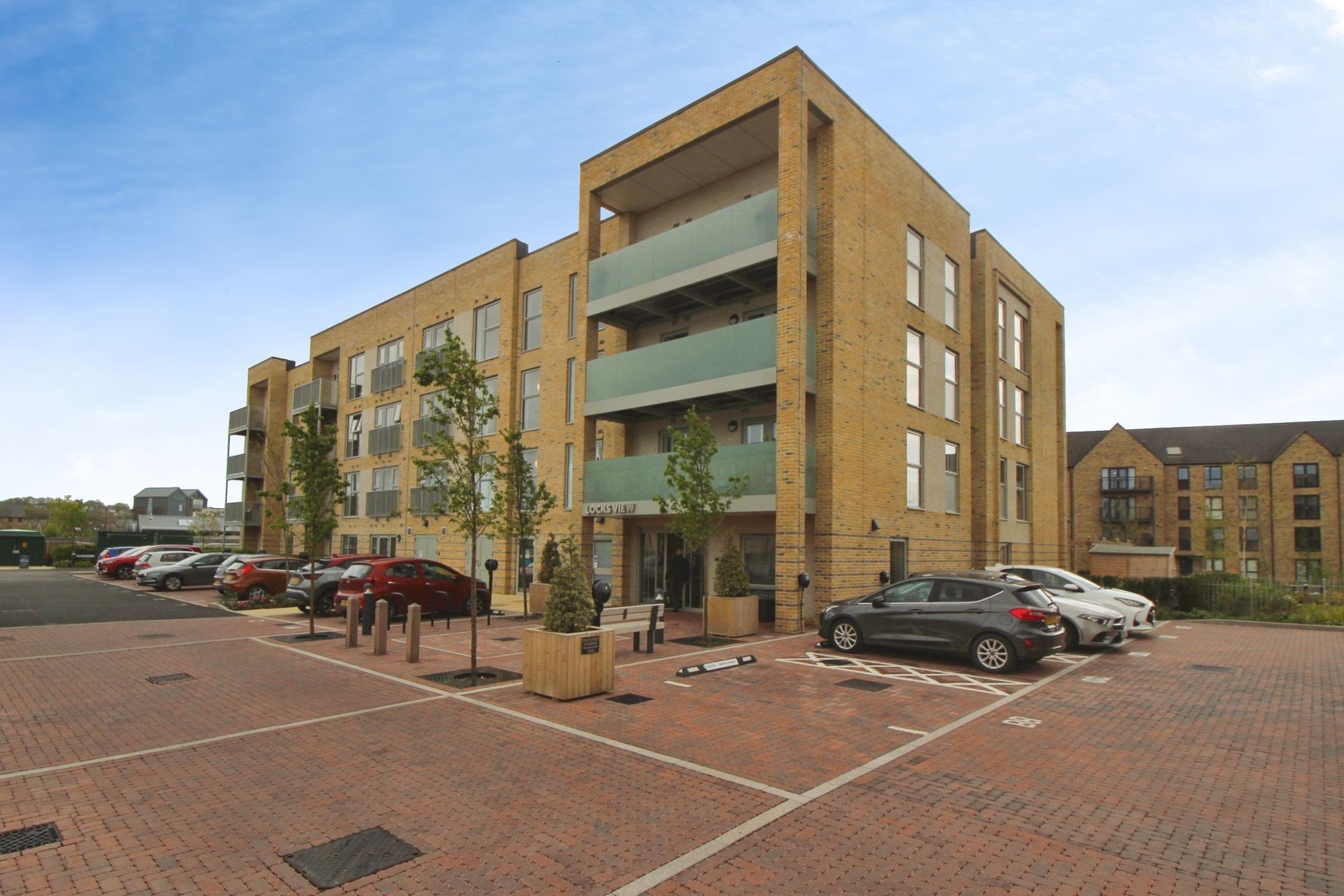 1-bed flat on 39 Locks View, Peglars Way, Swindon, £1,990/mo