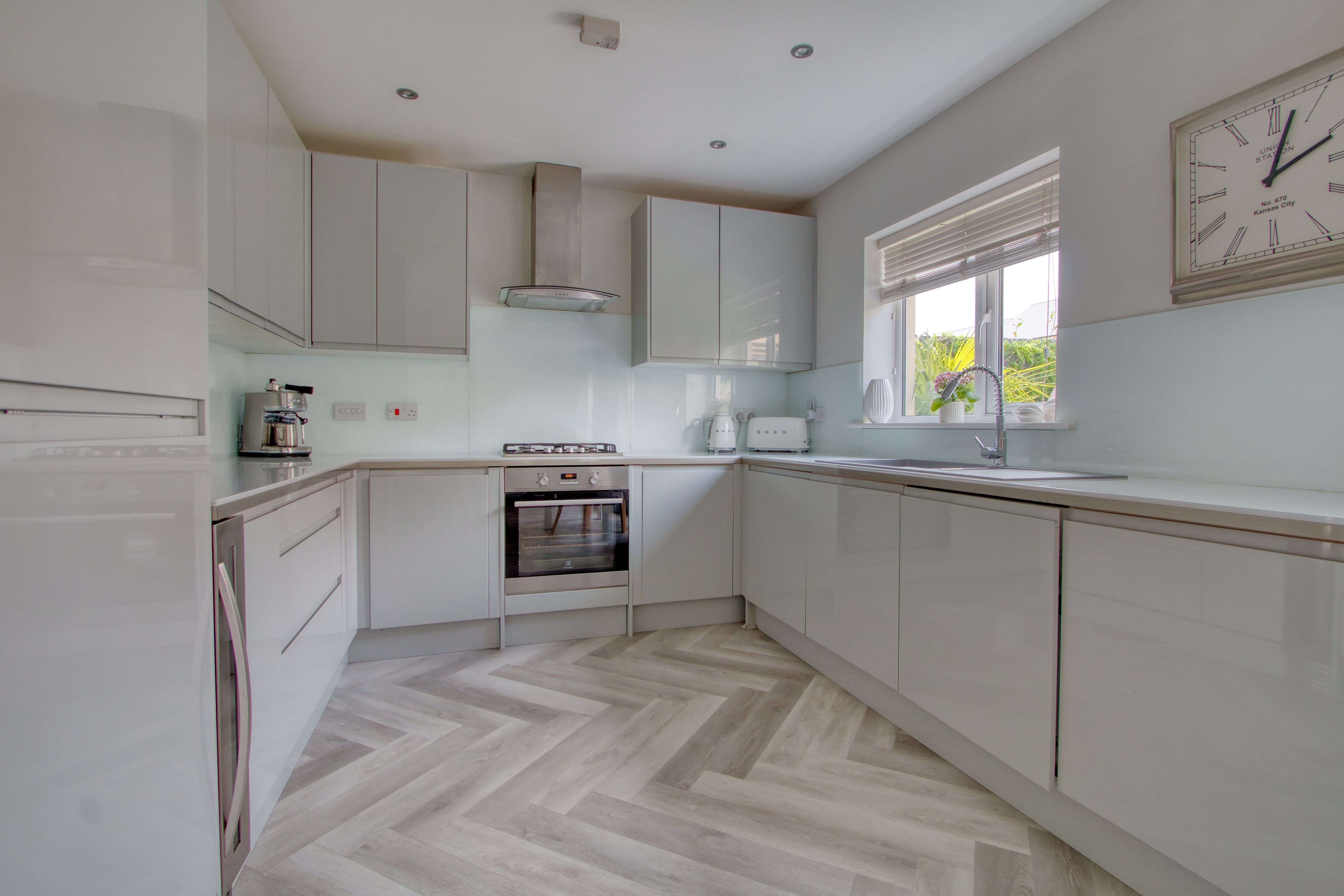 20, Halletts Road, Taunton photo 4
