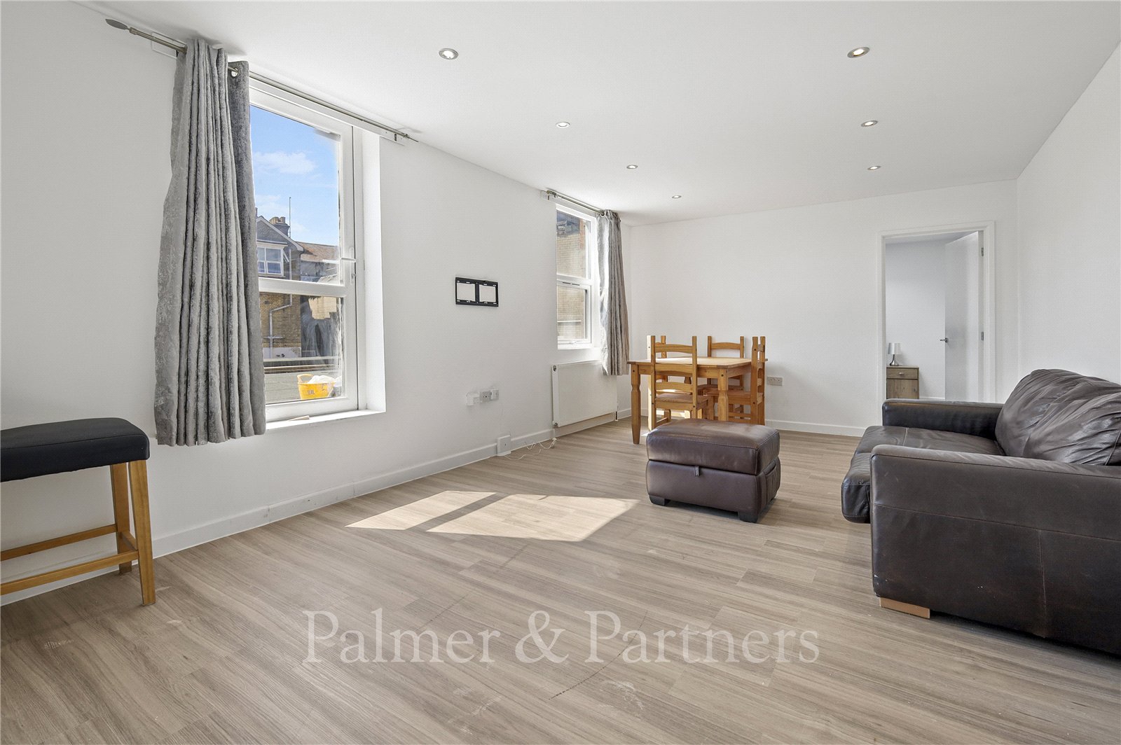 Flat 4, 9, Colne Road, Essex photo 2