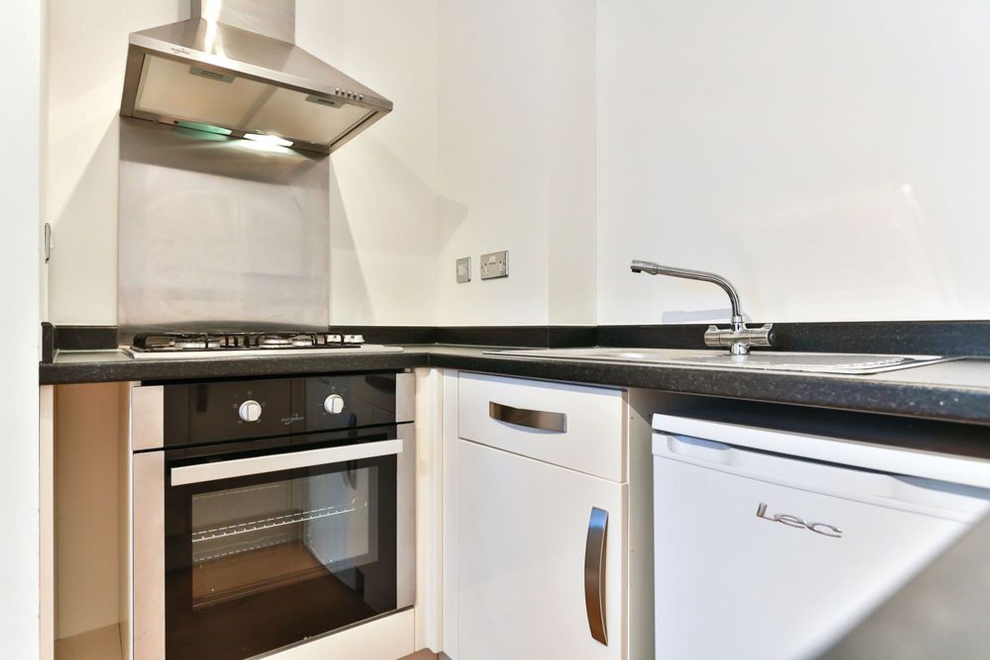 Apt 15, The Mews 29-31 St. Pauls Lane, Cheltenham photo 5