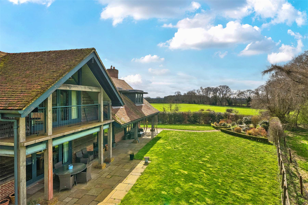 4 bedroom detached house for sale 0