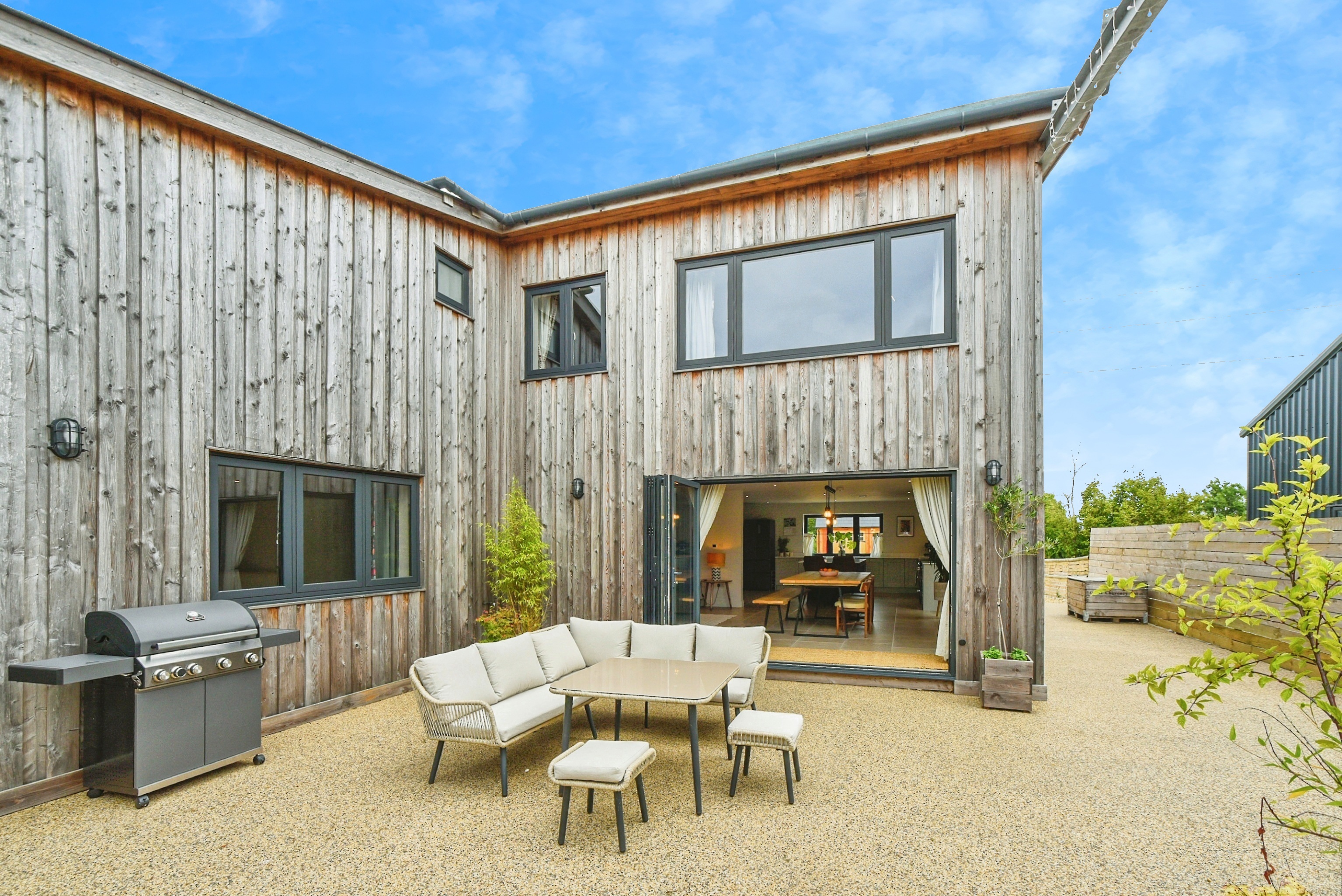 5 bedroom detached house for sale 0