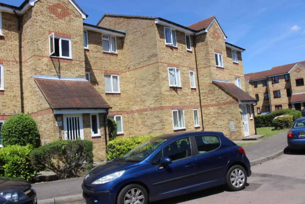 Flat 10, Kintyre House, Explorer Drive, Watford photo 5