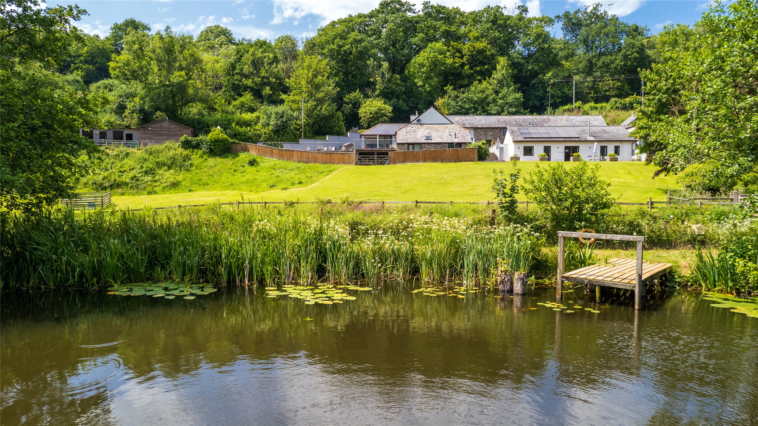 17 bedroom detached house for sale 0