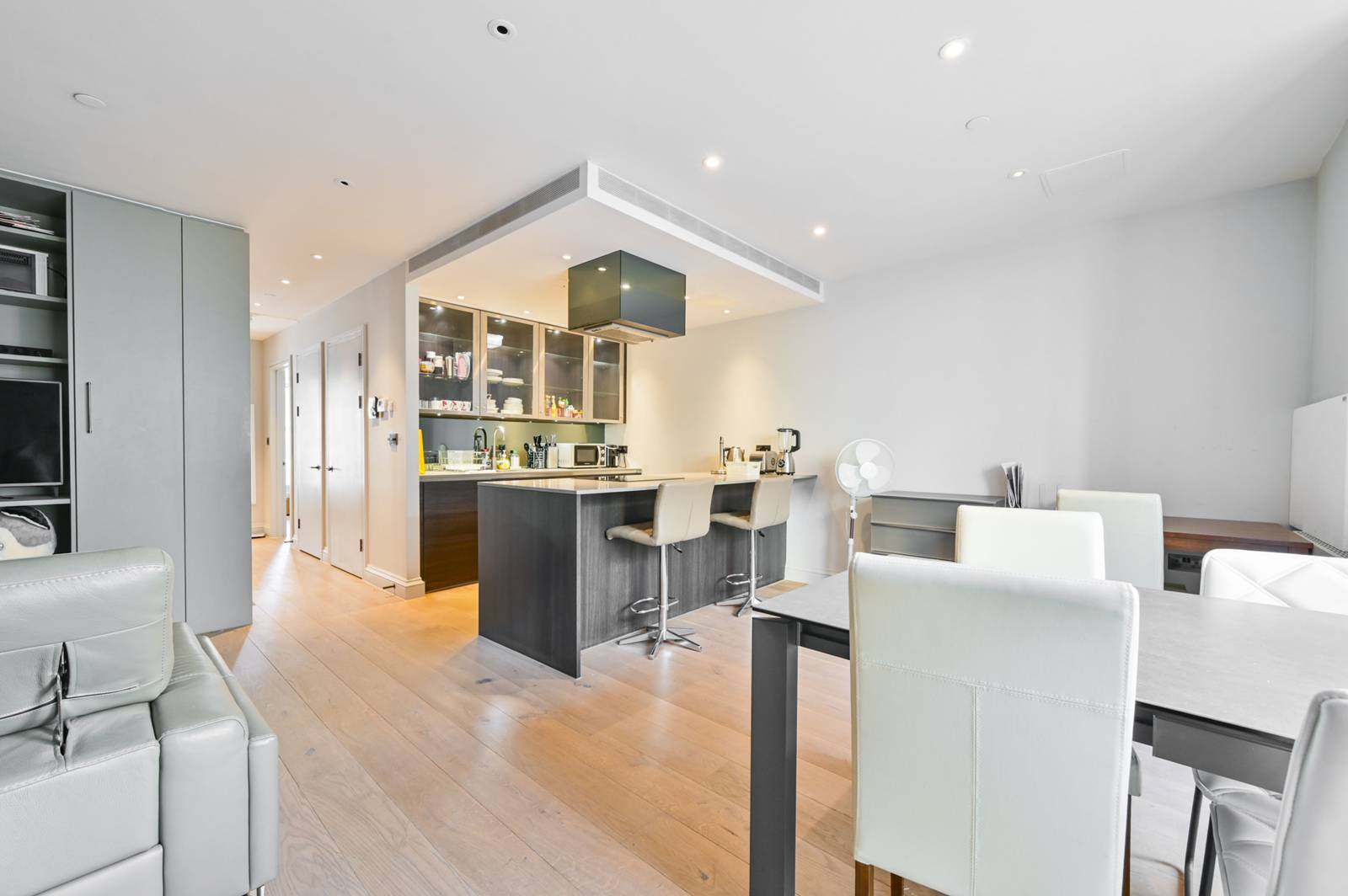 2 bedroom flat for sale 0