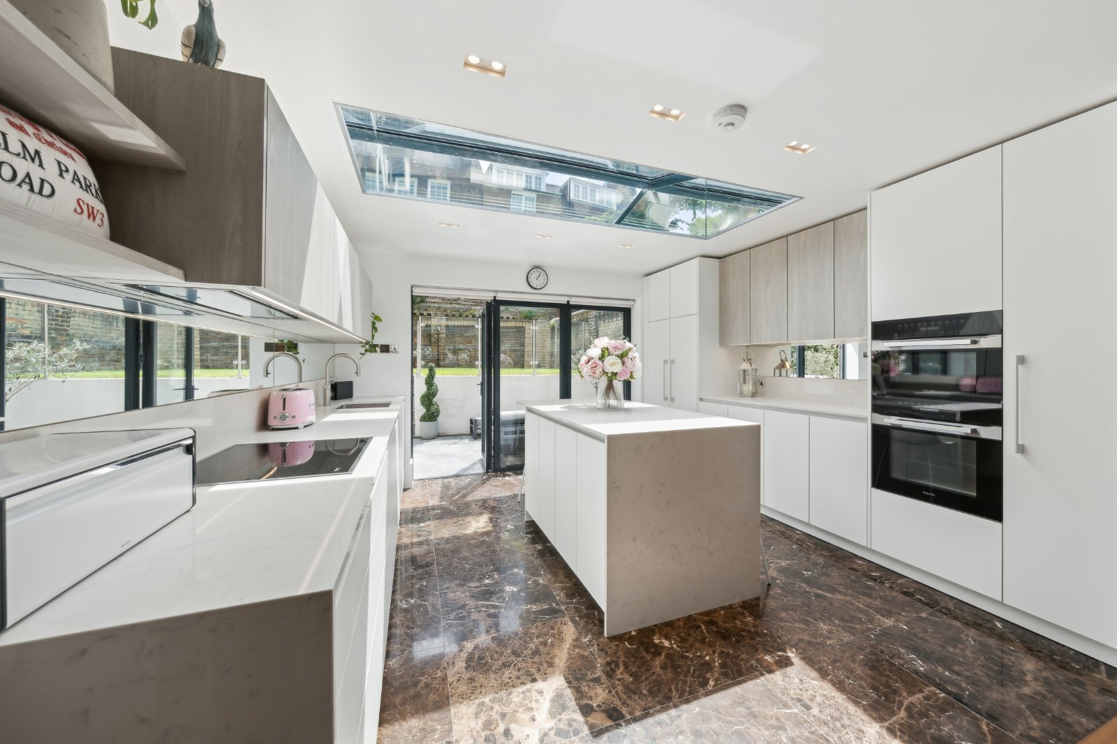 2 bedroom flat for sale 0