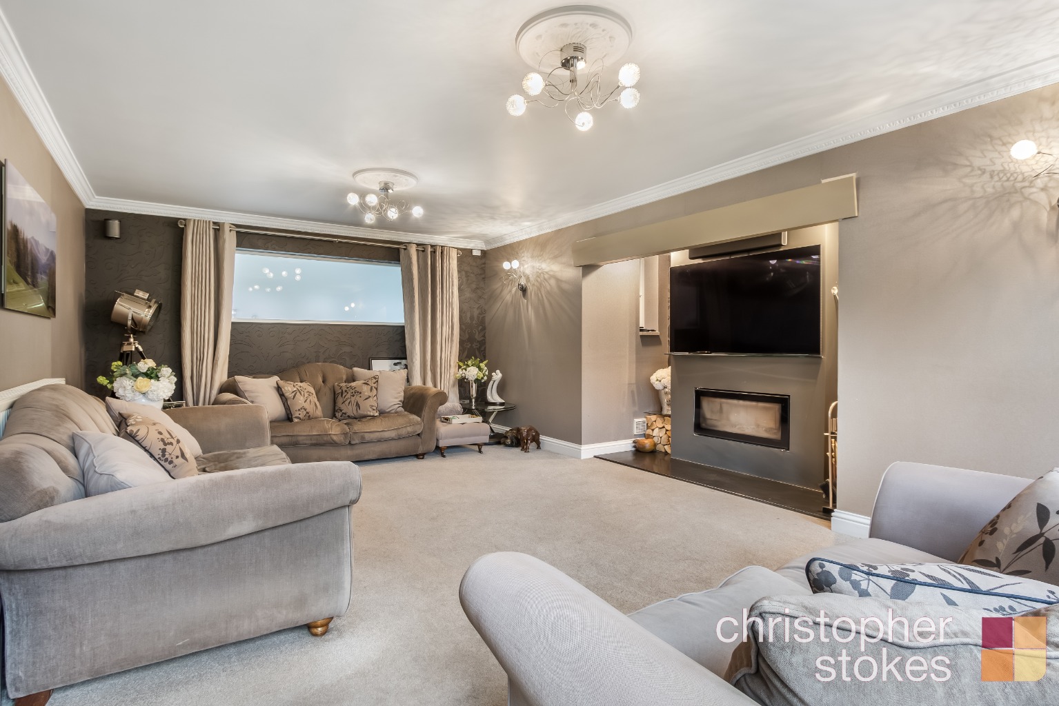 5 bedroom detached house for sale 0