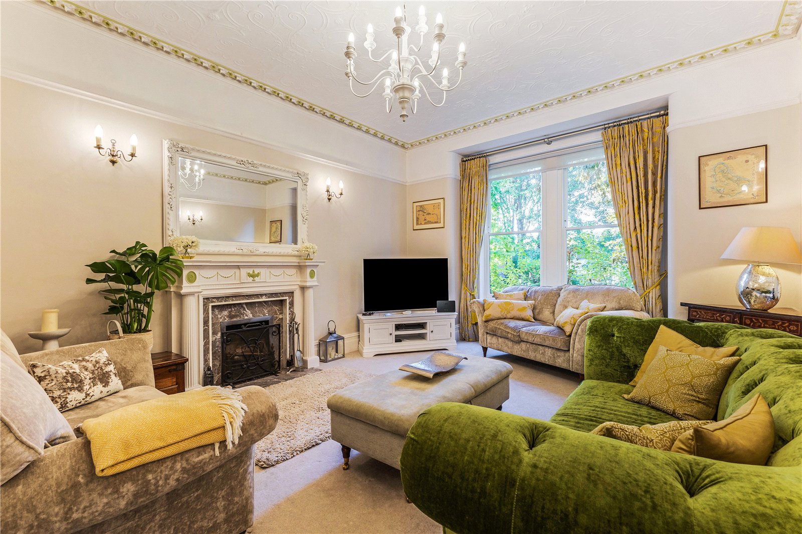 6 bedroom detached house for sale 0