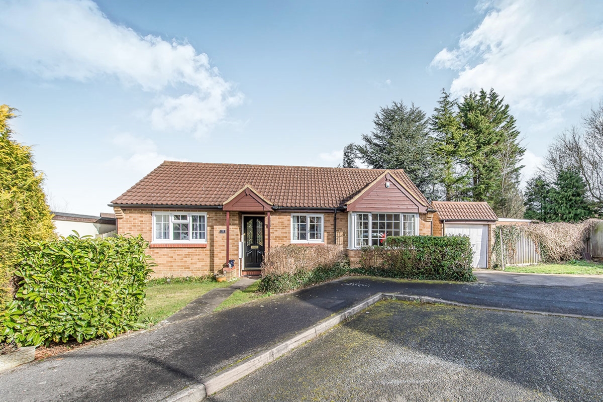 Free property report 28 Setford Road, Lordswood, Chatham, ME5 8LP Chimnie