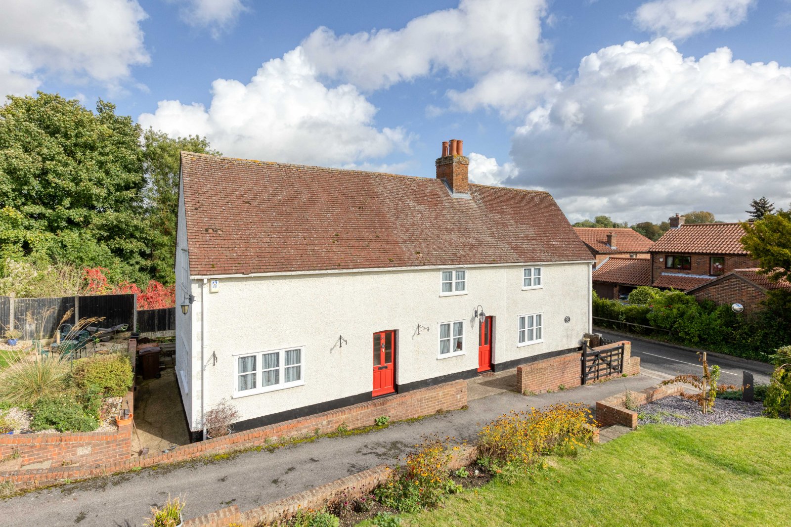 4 bedroom detached house for sale 0