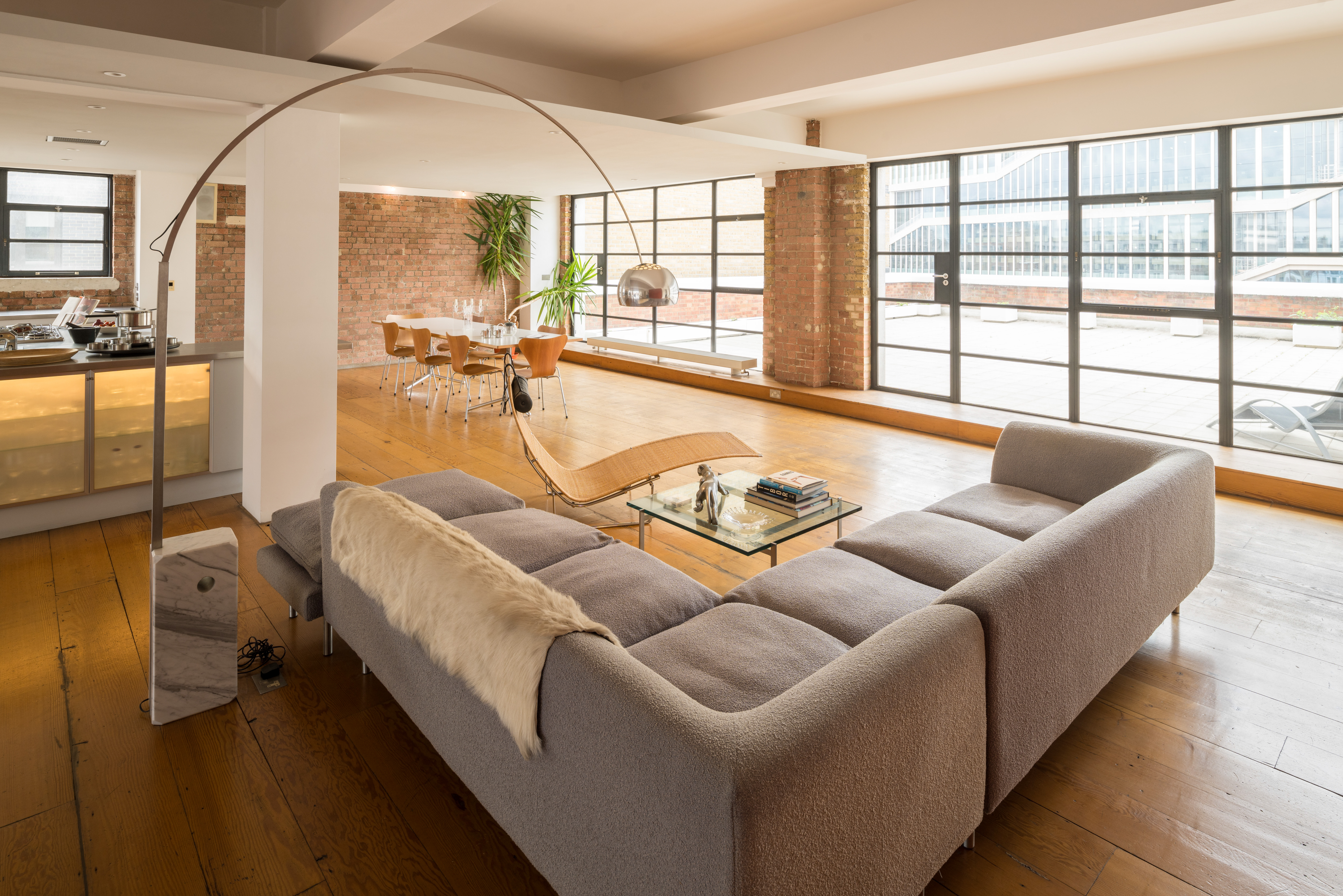 2 bedroom flat for sale 0