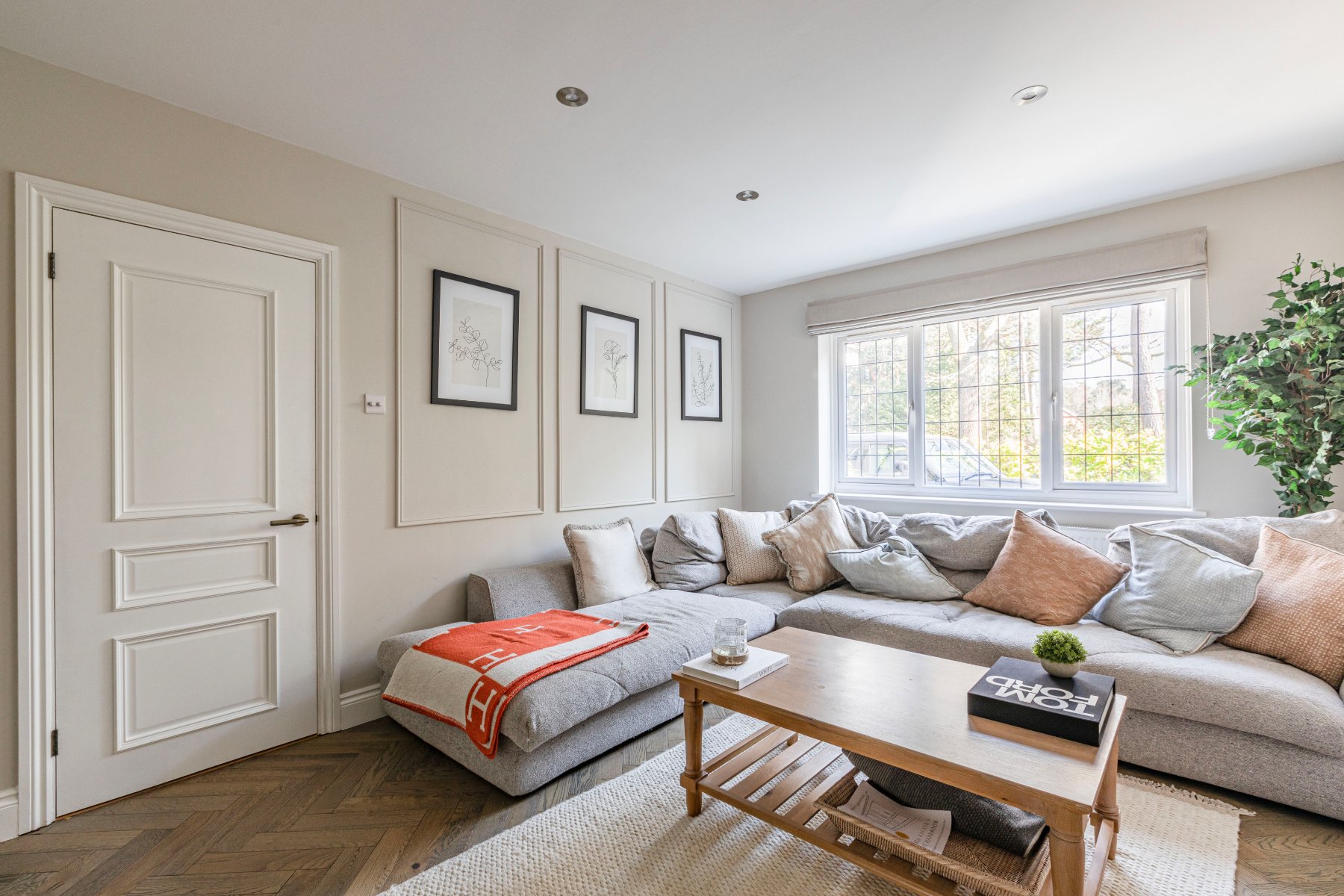 5 bedroom detached house for sale 0