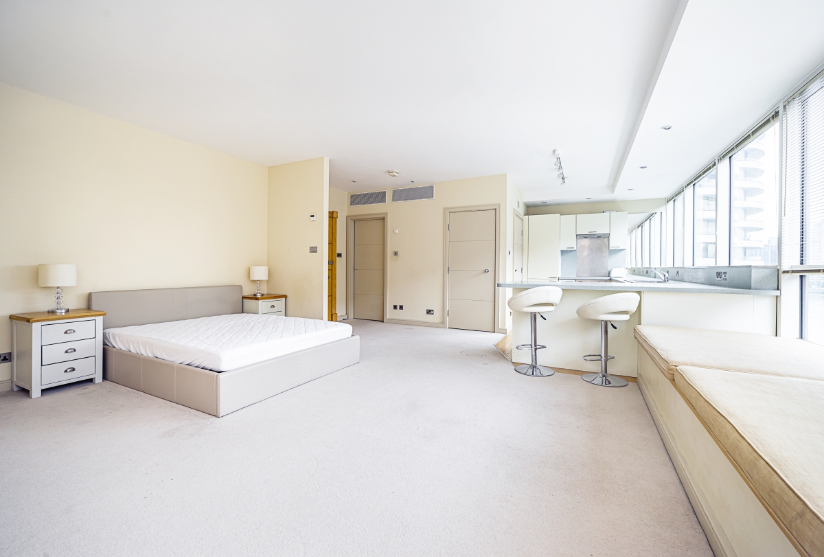 Studio flat on Apartment 34, The Panoramic, 152, Grosvenor Road, Pimlico, £2,700/mo