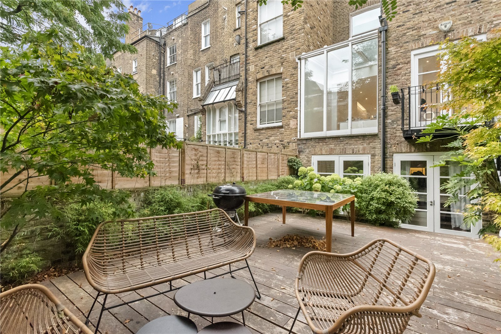 3 bedroom flat for sale 0