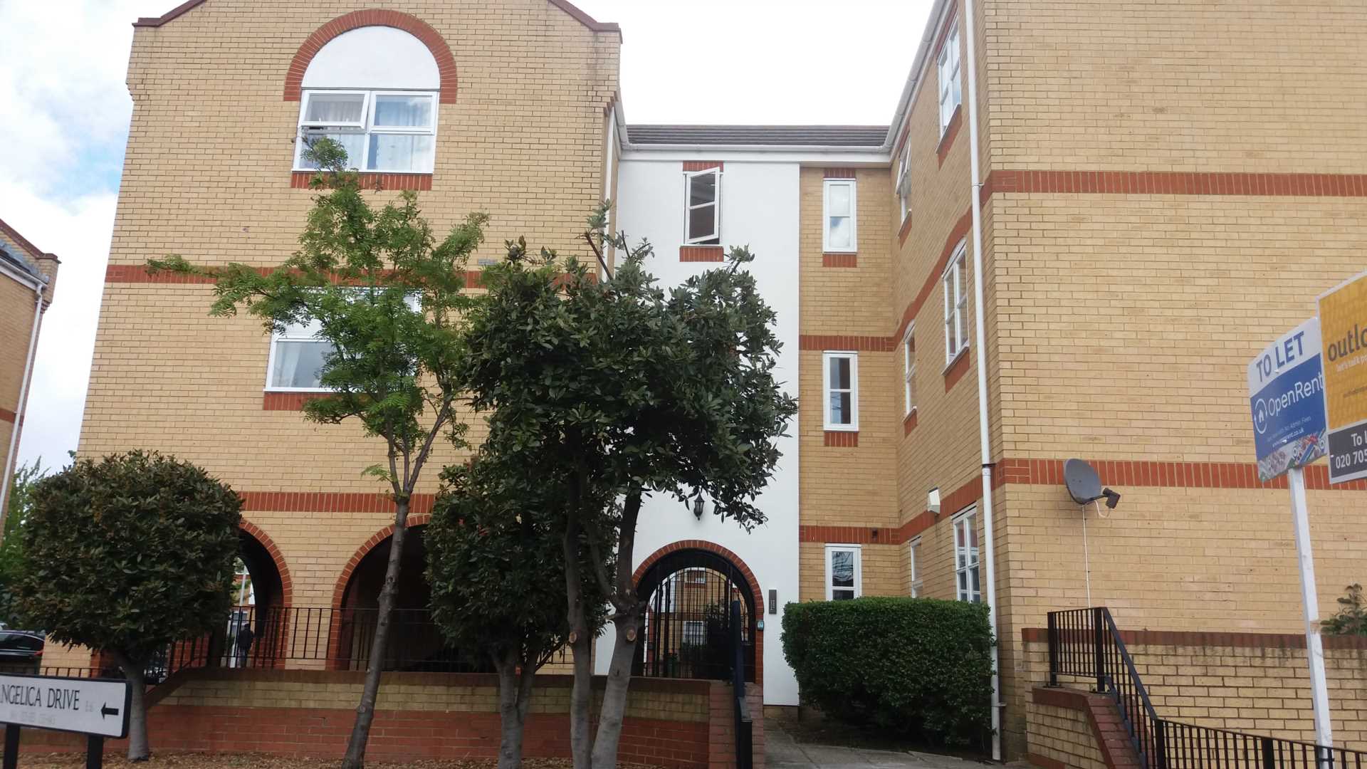 103, Angelica Drive, London photo 2
