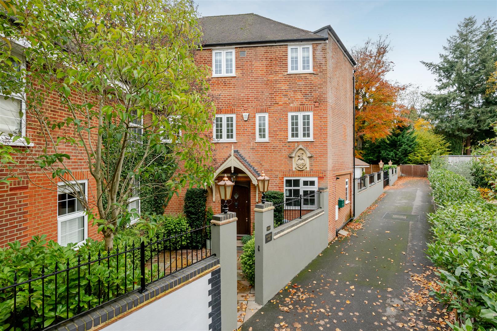 5 bedroom town house for sale 0