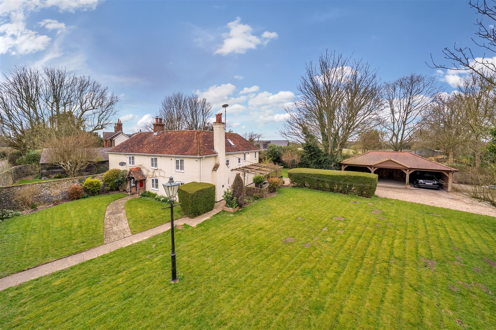 5 bedroom equestrian property for sale 0