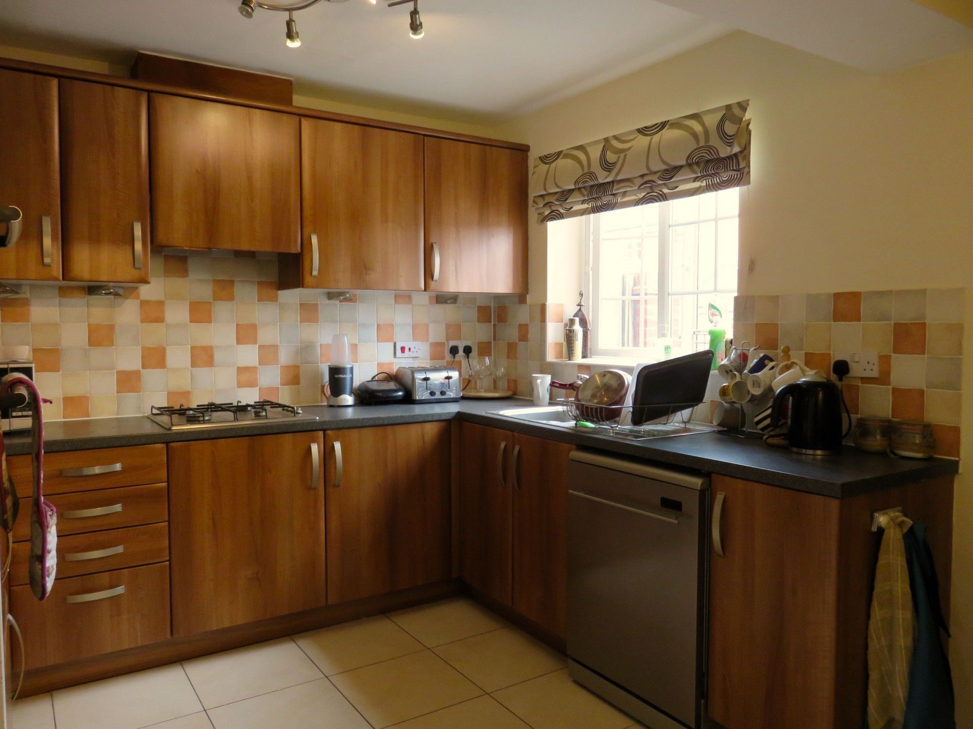 Room 2, 46 Shore View, Peterborough photo 4