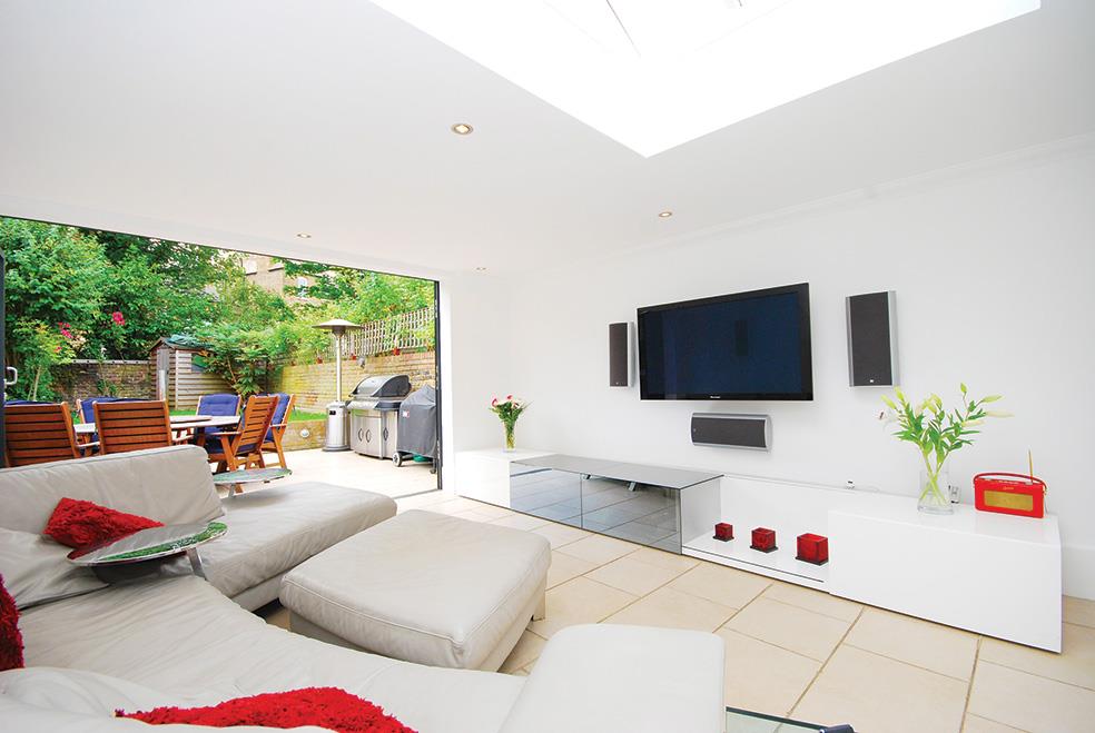 2 bedroom flat for sale 0