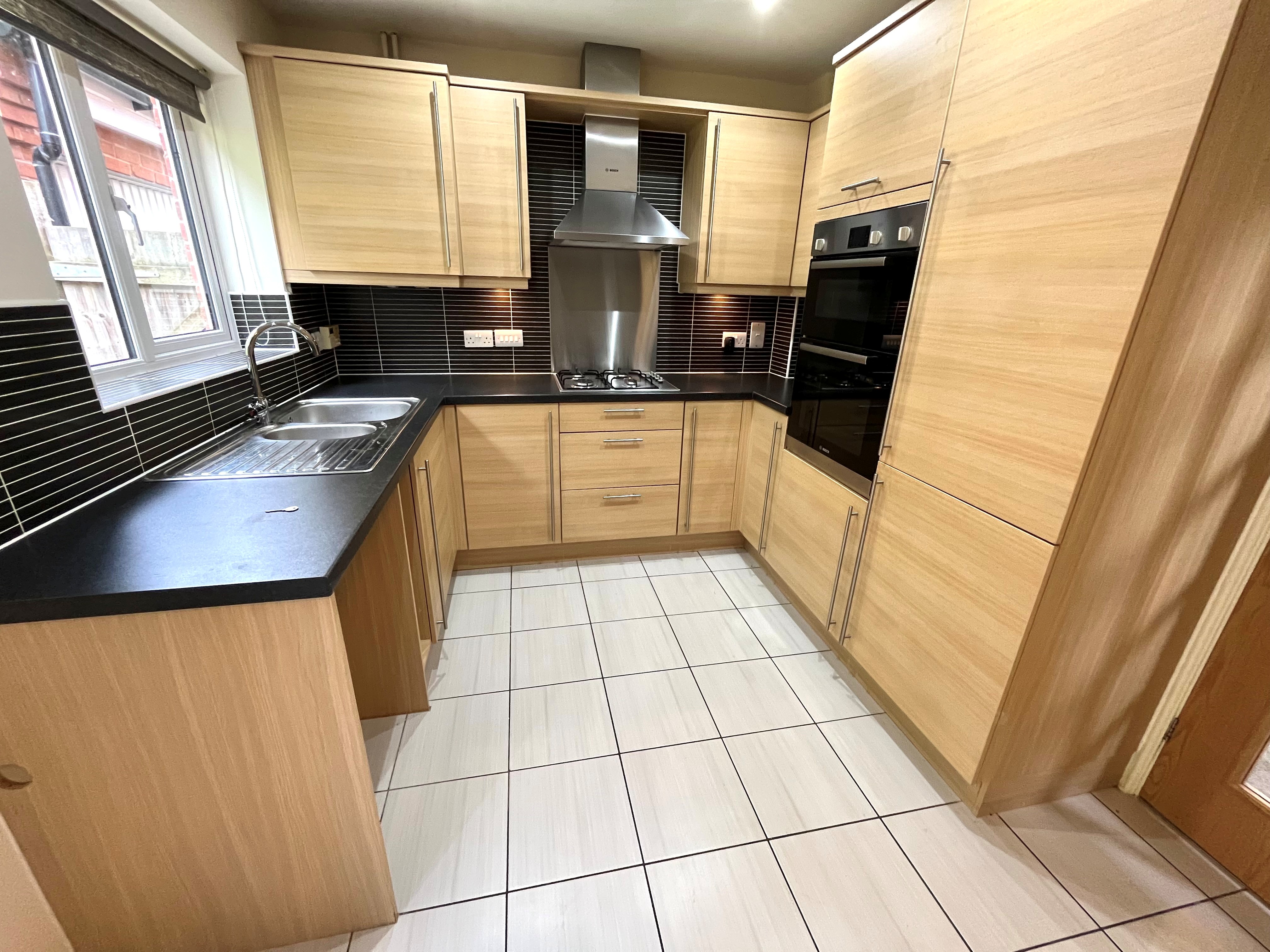 14, Fieldfare Close, NOTTINGHAM photo 4