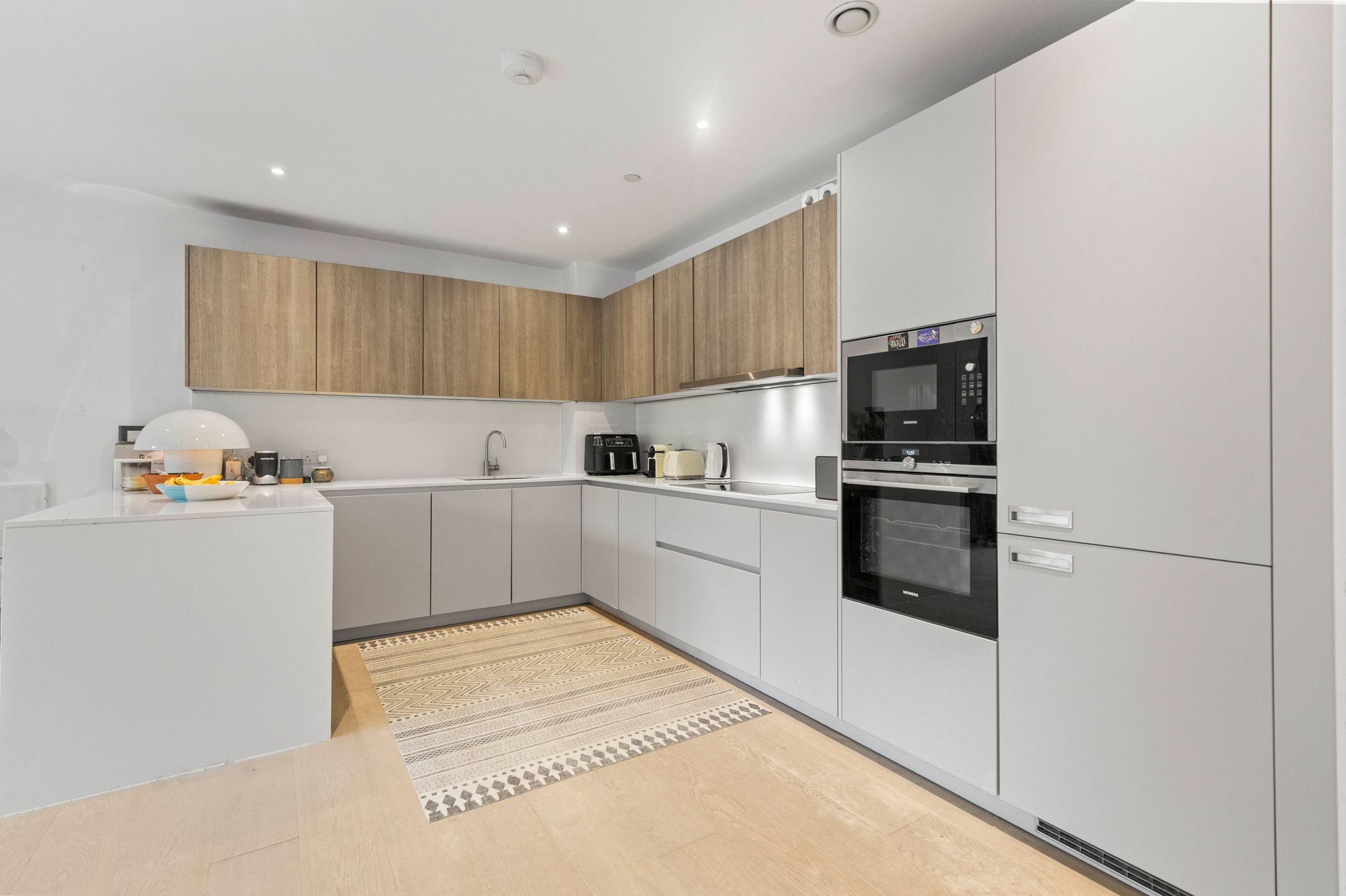 3 bedroom flat for sale 0