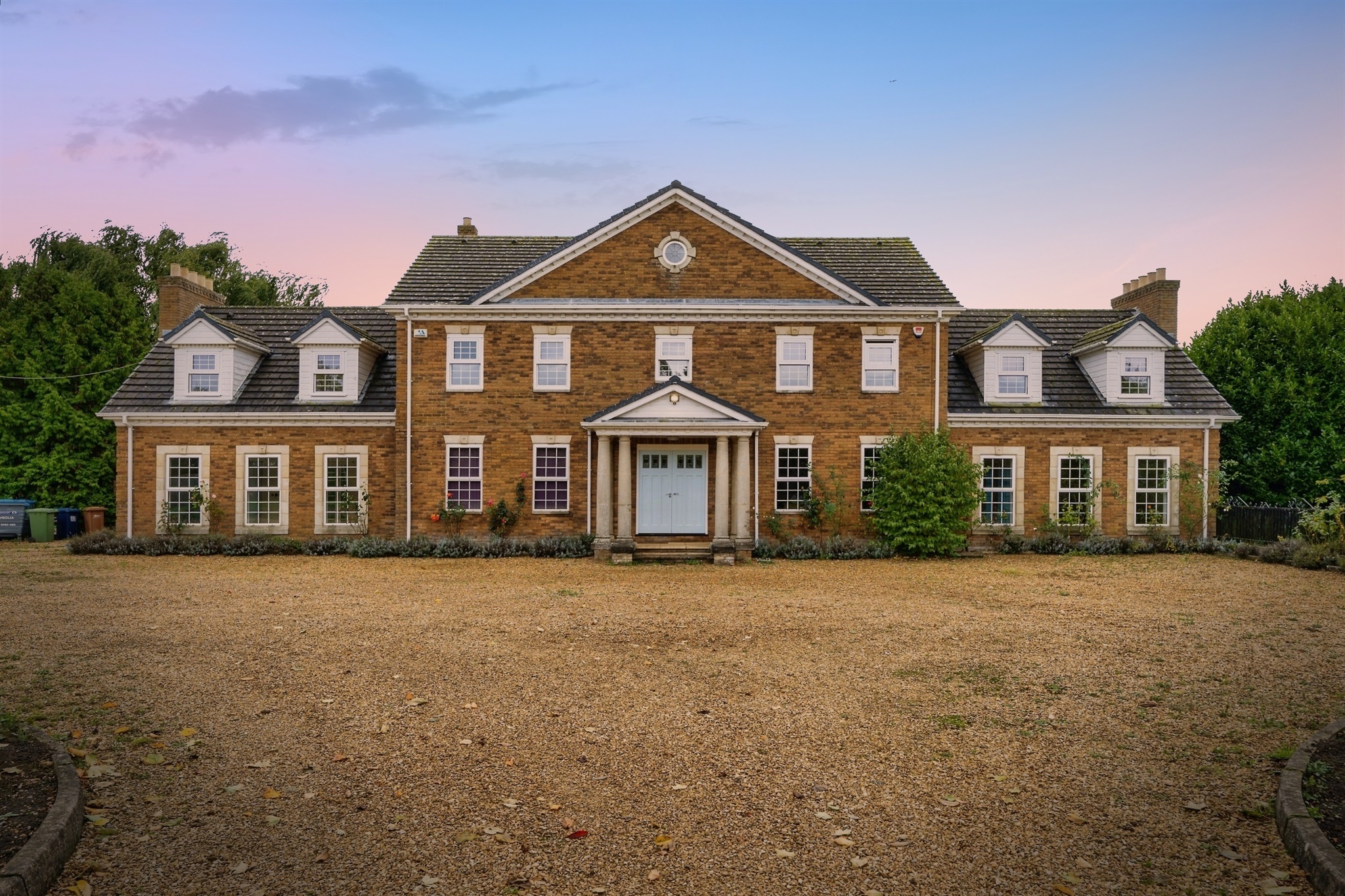 7 bedroom detached house for sale 0