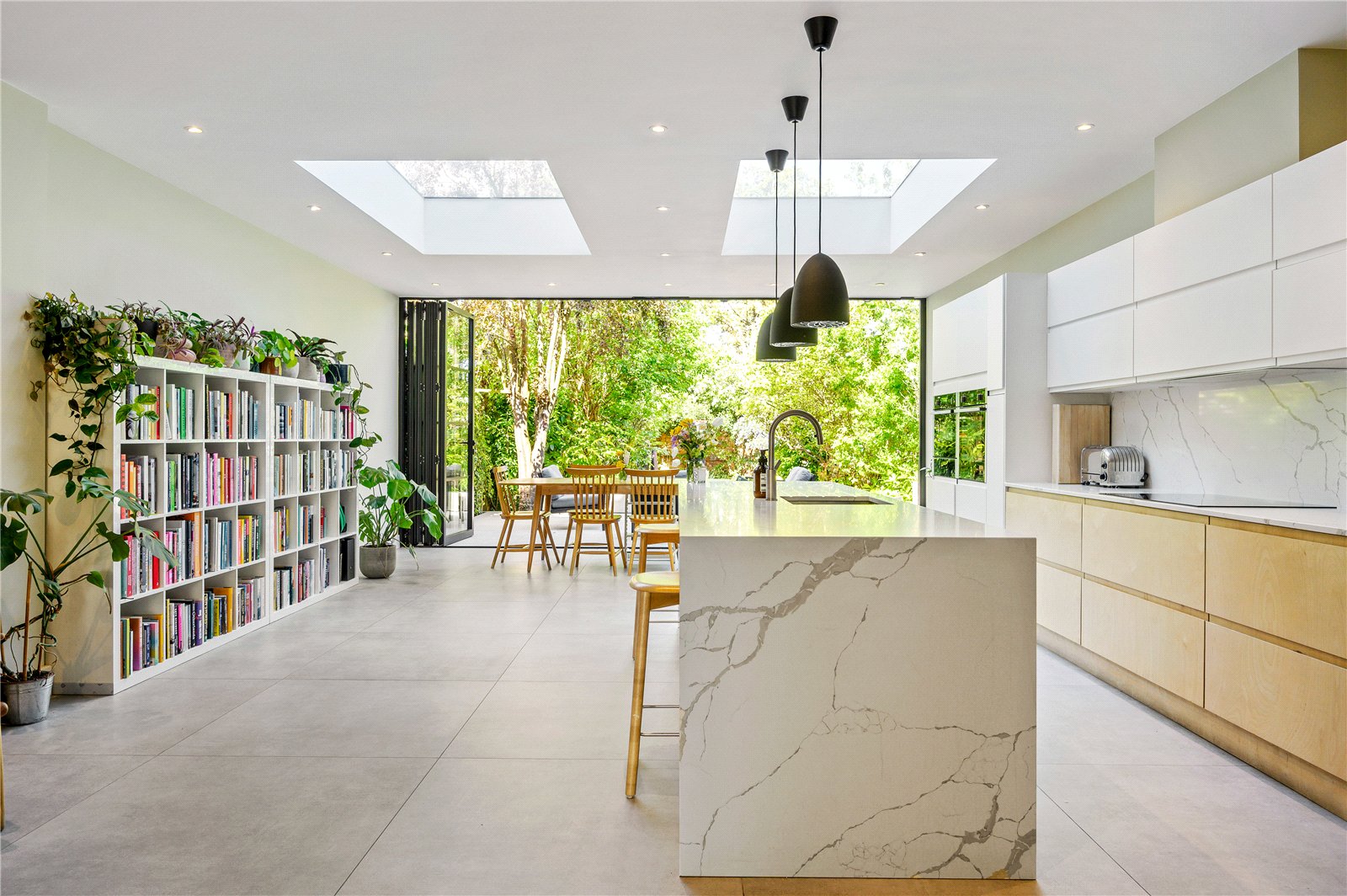 4 bedroom semi-detached house for sale