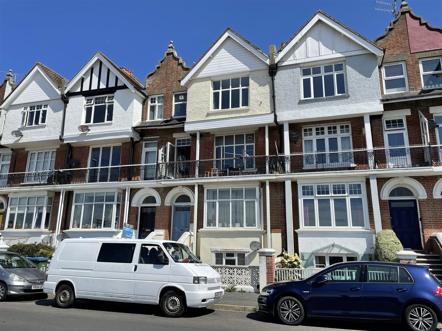 Room 8, 62, South Terrace, Littlehampton, photo 2