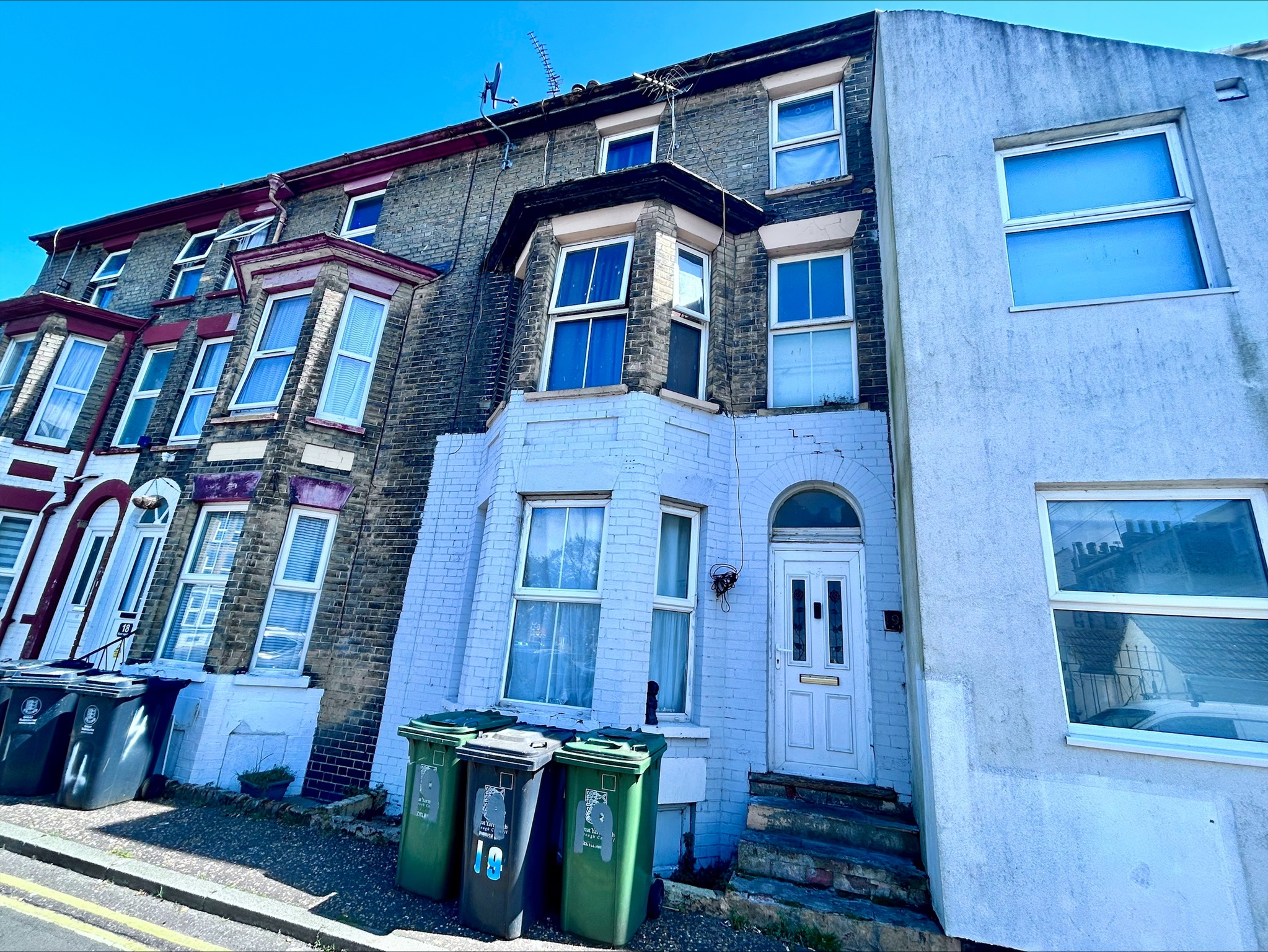 5-bed house on 19, Kent Square, Great Yarmouth, £160,000