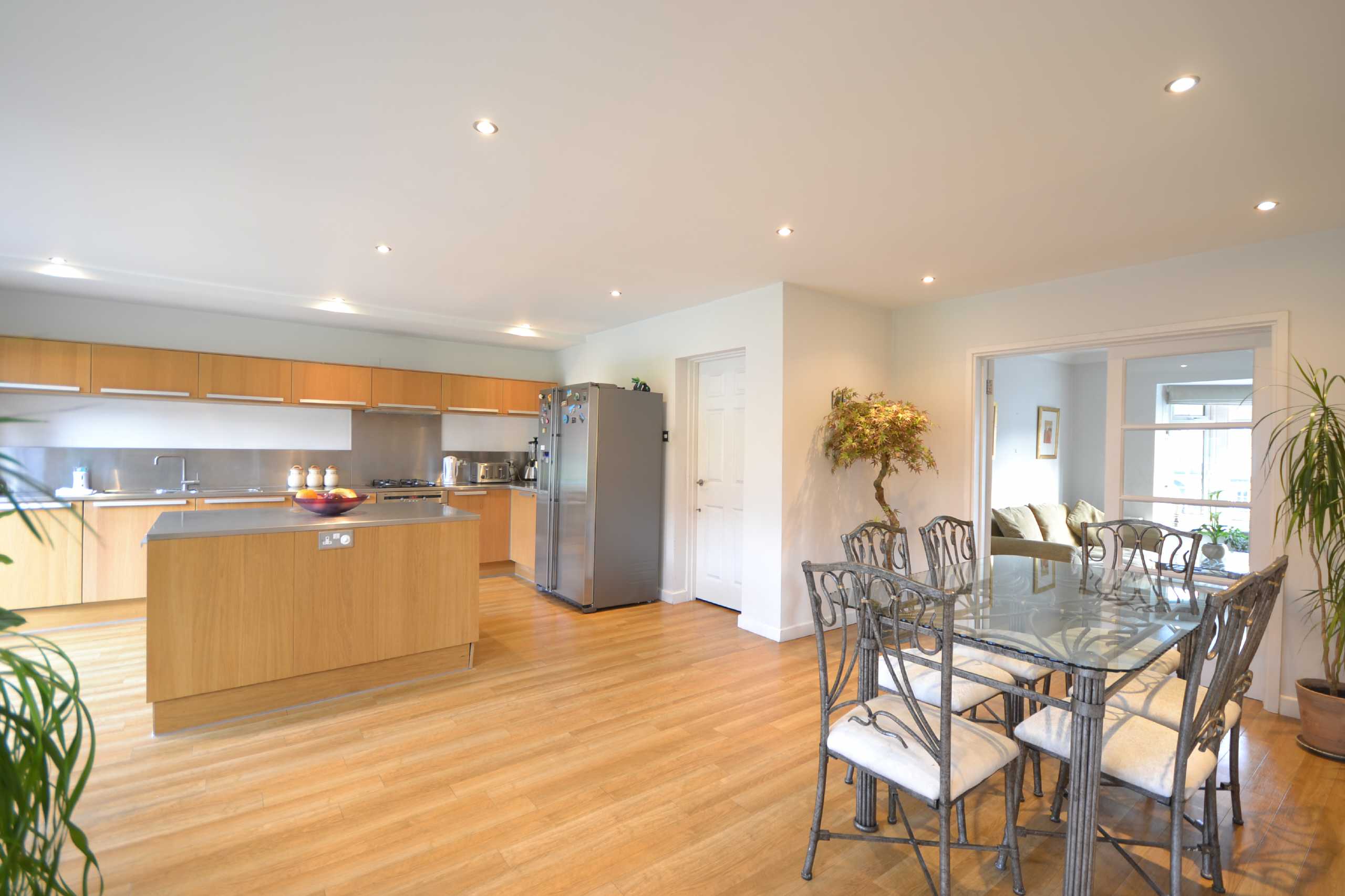 4 bedroom detached house for sale 0