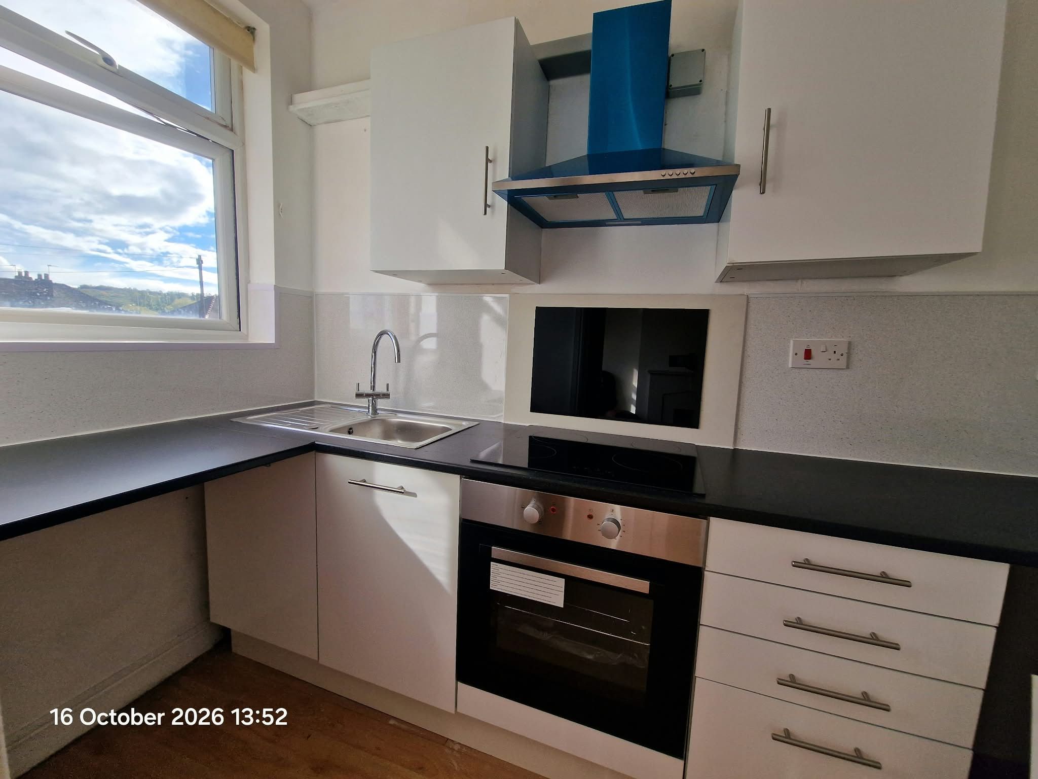 Flat 2, 370 Dewsbury Road, Leeds photo 5