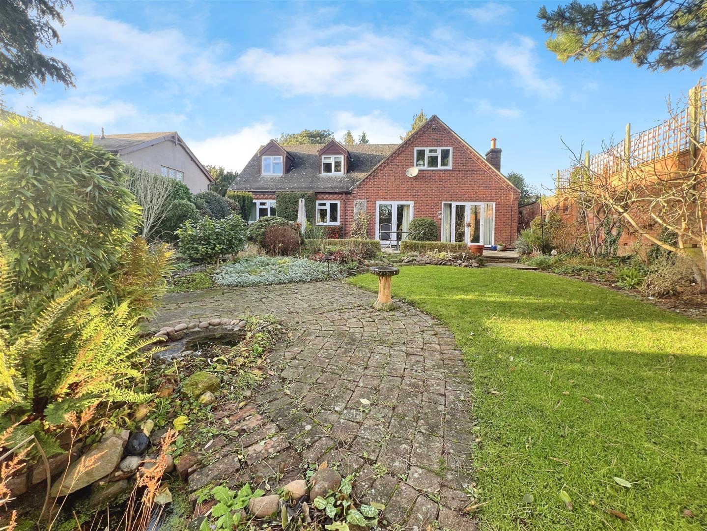 Eastbrook, Main Street, Lutterworth photo 3
