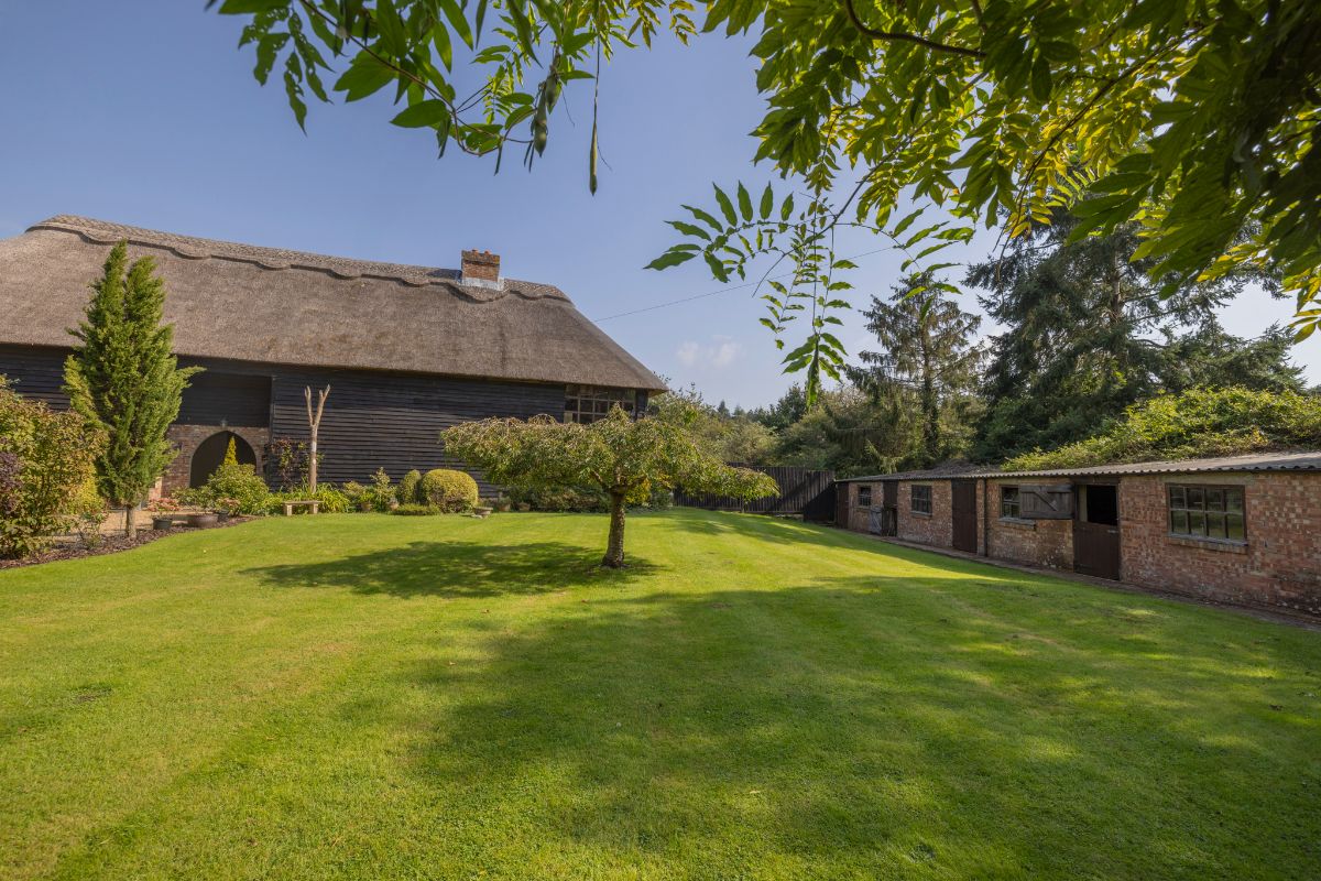 2 bedroom flat for sale in London