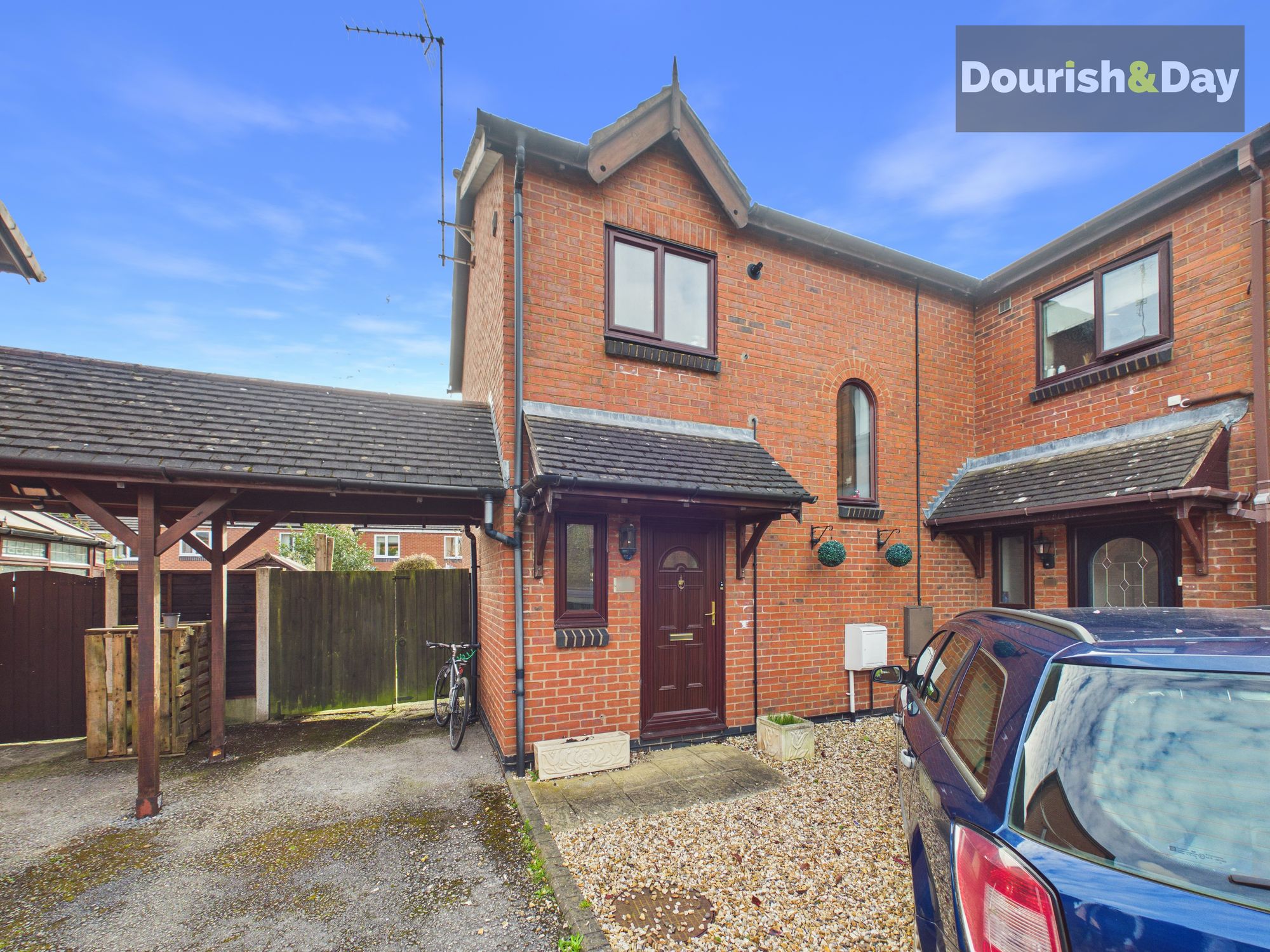 3-bed house on 26 Meadowbrook Court, Stone, £235,000