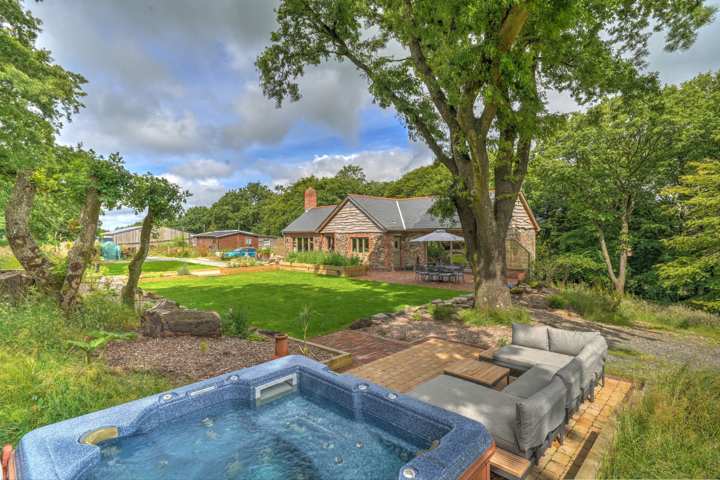 5 bedroom detached house for sale 0
