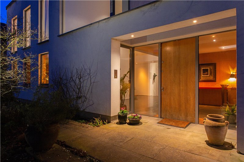 6 bedroom detached house for sale 0