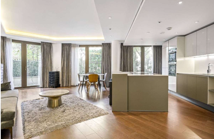 4 bedroom detached house for sale in Hayling Island