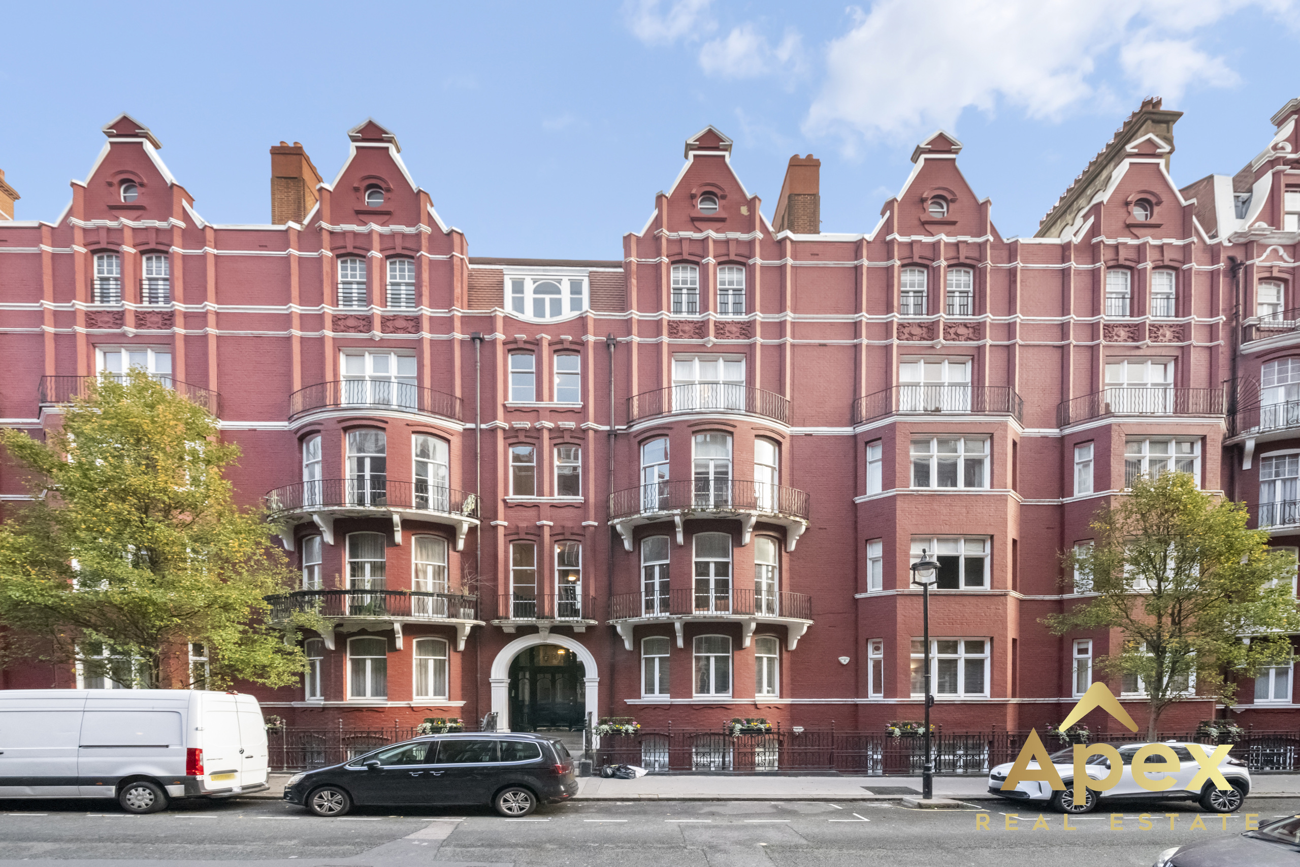 4 bedroom flat for sale 0