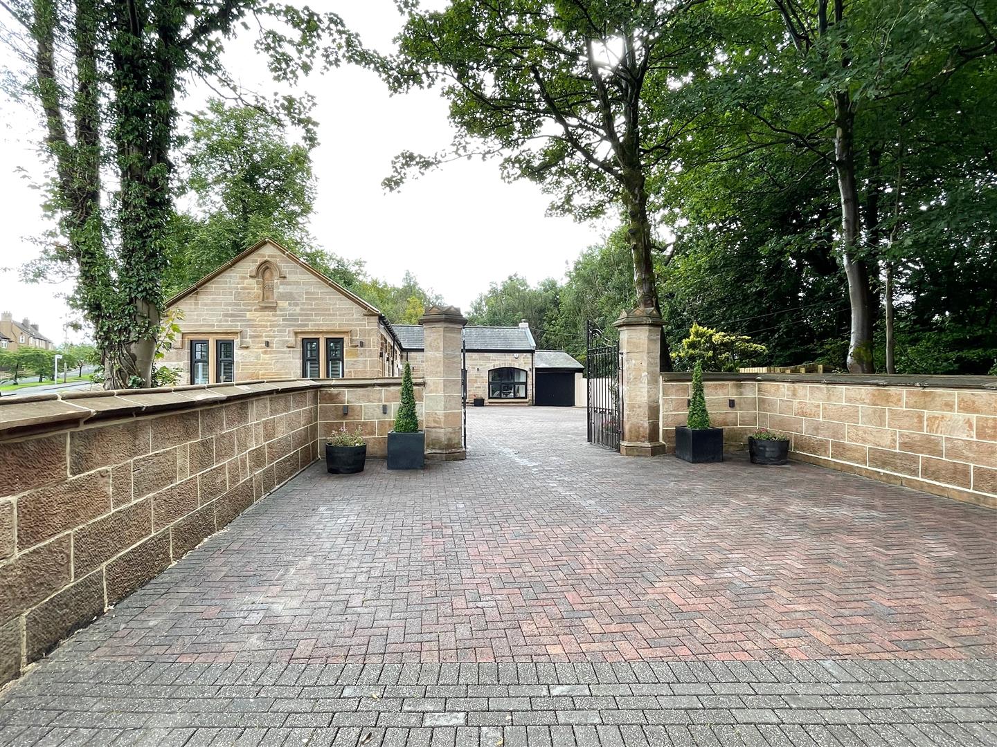 Photos of North Lodge, Cairnhill Road, Airdrie, Airdrie ML6 65261371