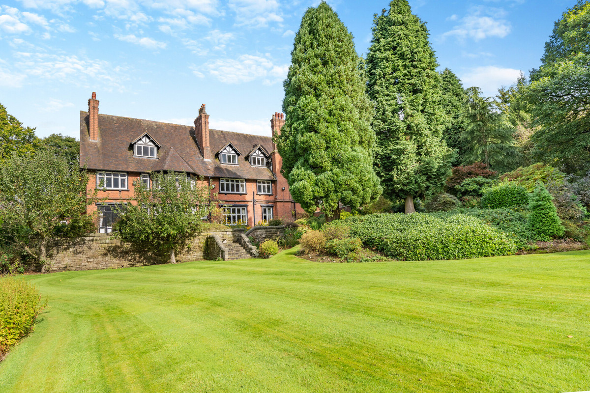 Prediction: Why the Bank of England Will Hold Interest Rates at 3.75% This Week