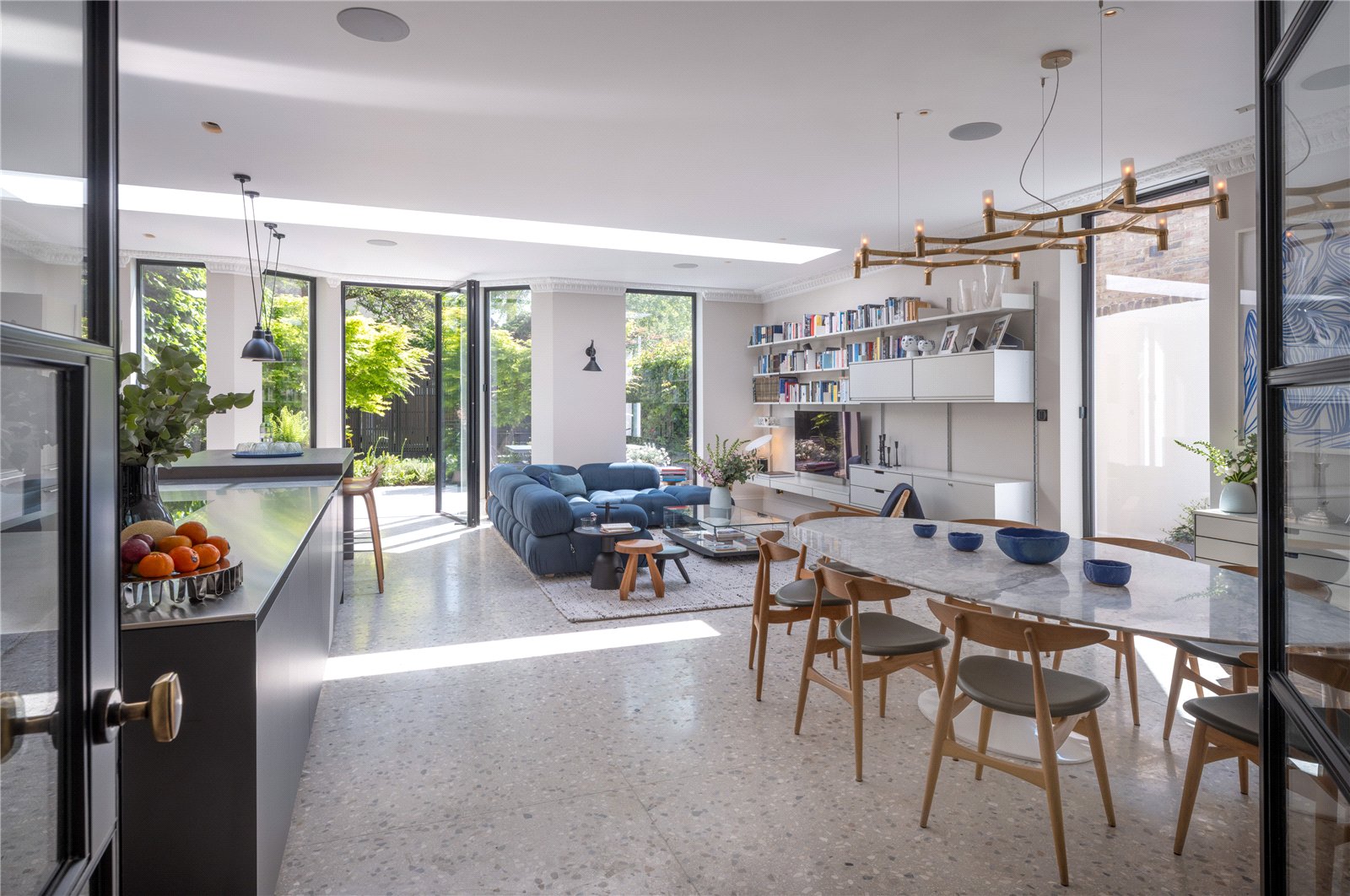 4 bedroom flat for sale 0