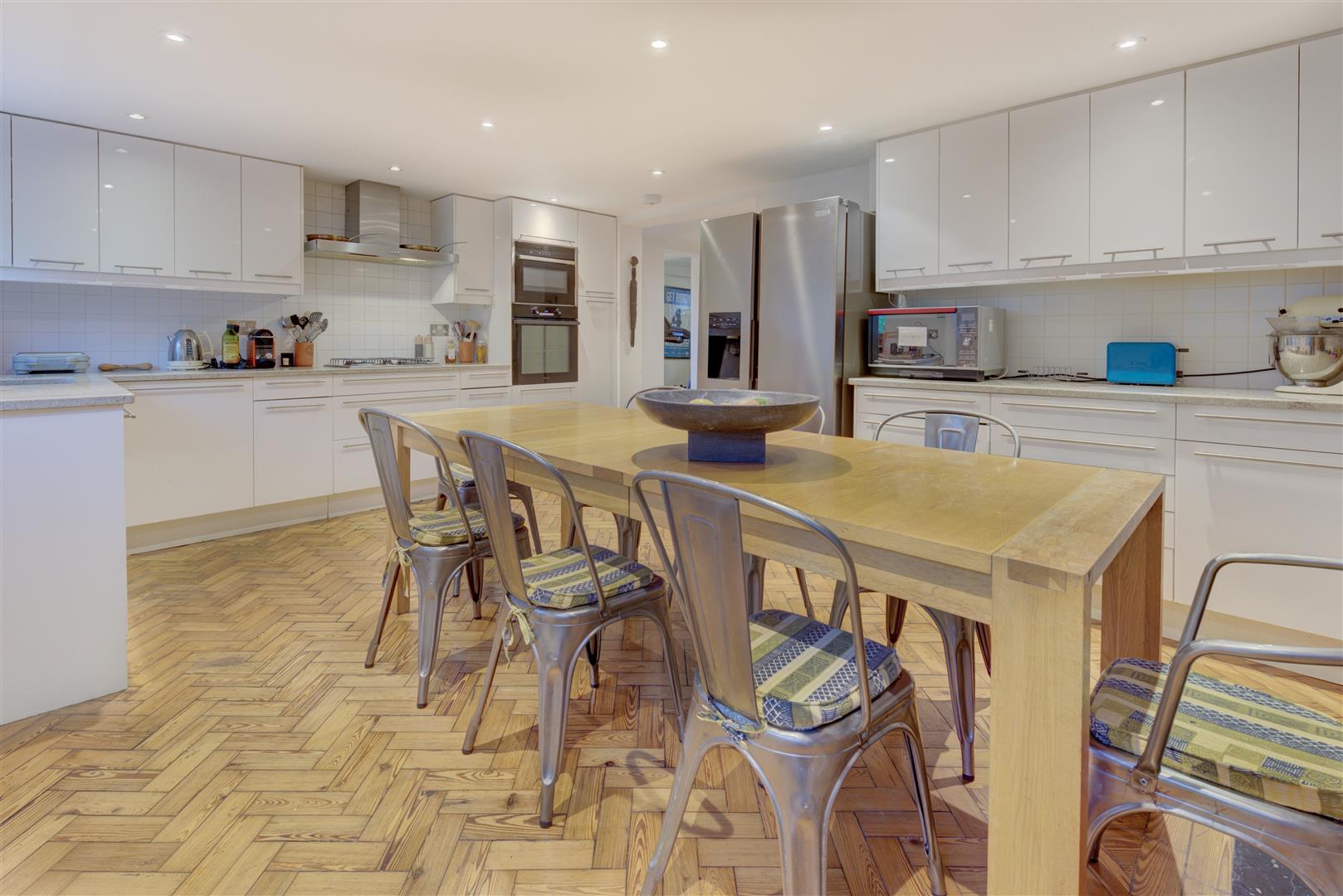 5 bedroom town house for sale 0