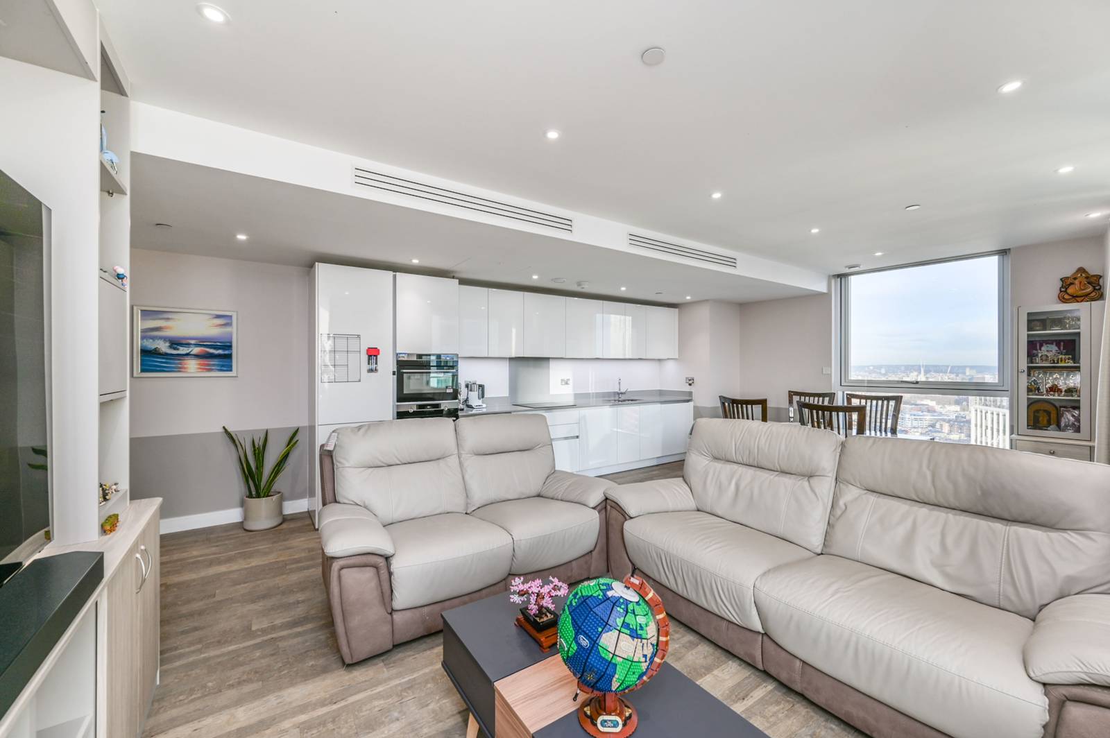 2 bedroom flat for sale