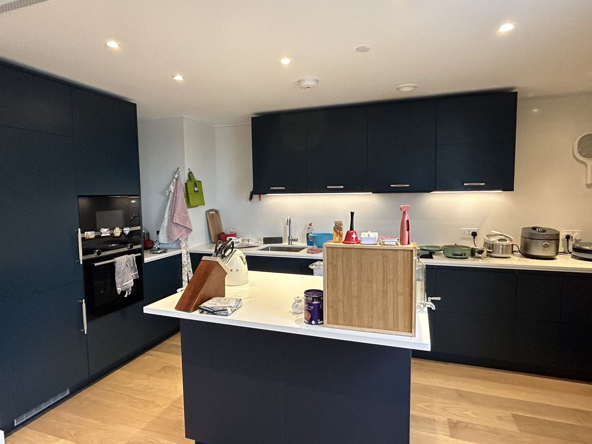 3 bedroom flat for sale 0