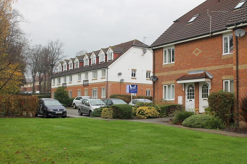 Free property report 94 Alexandra Gardens, Knaphill, Woking, GU21 2DH