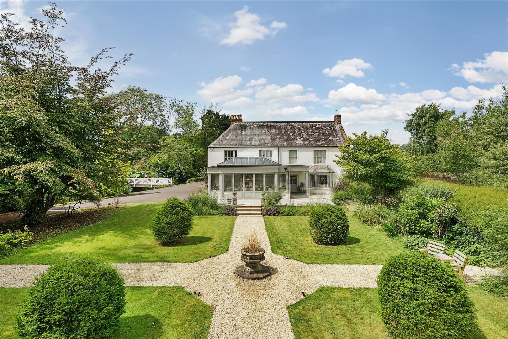 6 bedroom detached house for sale