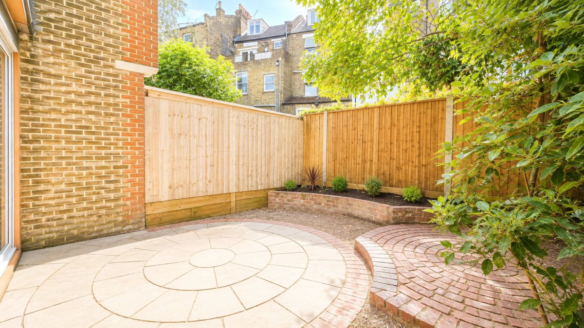 6a, Pegasus Close, Stoke Newington photo 2